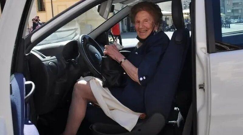 Candida Uderzo w wieku 100 lat odnowiła prawo jazdy!